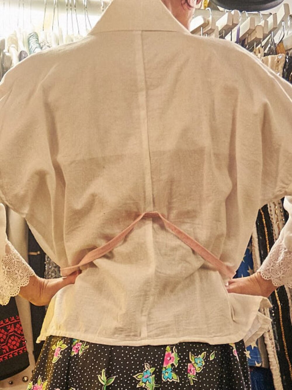 1960s White Hadajuban Juban Short Kimono Lace Trim